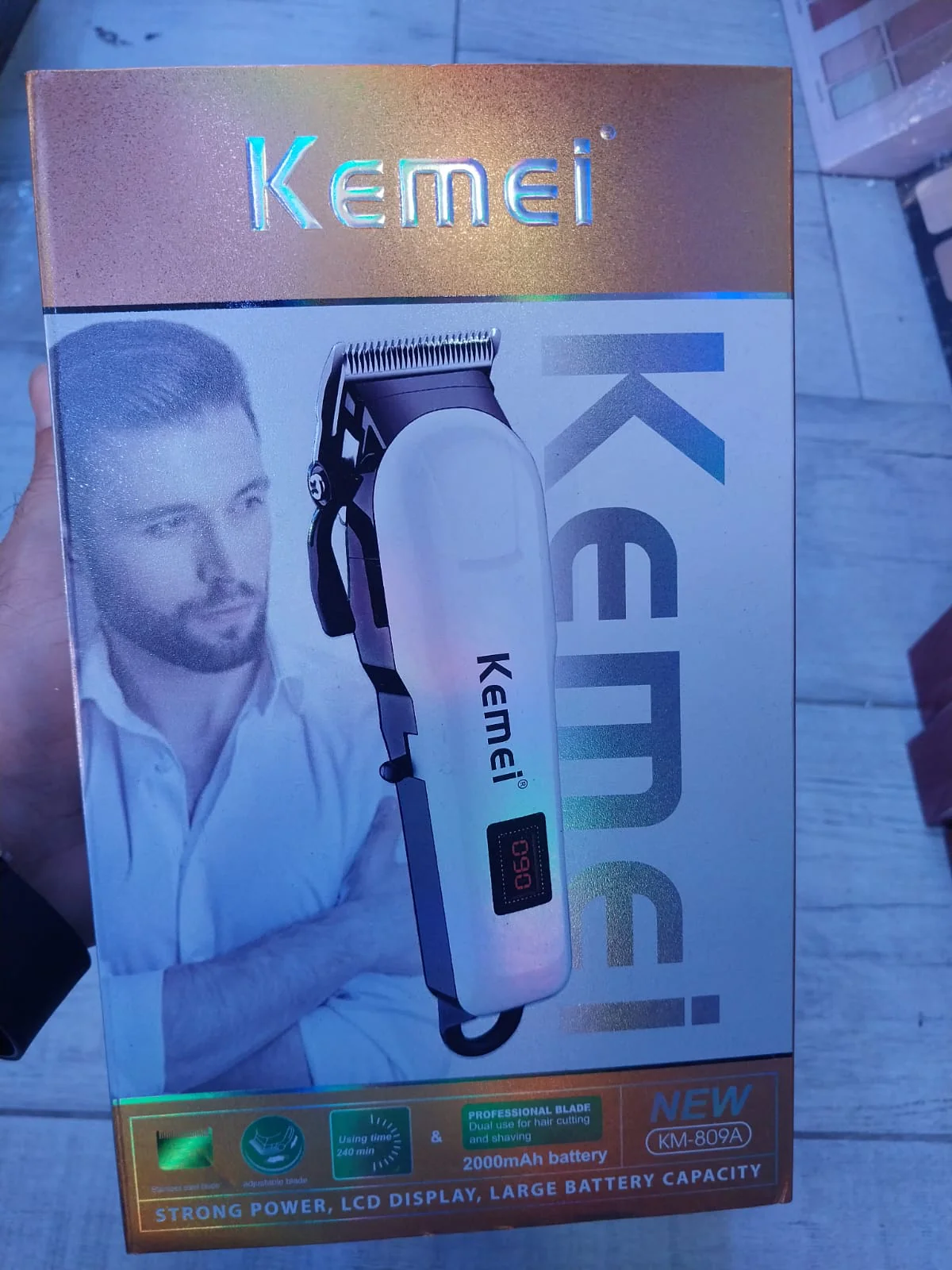 Kemei KM-809A Tondeuse à Cheveux Professionnelle avec Écran LCD - Image 5